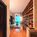 Cozy Apartment In Via Washington Freshly Renovated