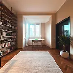 Cozy Apartment In Via Washington Freshly Renovated