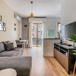 4 Pax Wi-Fi Milano Lorenteggio