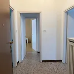 Grande Appartamento Vicino Il Centro E Aeroporto-6Pax