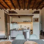 Porta Garibaldi Antique Charm