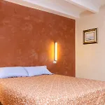 Appartamento 5 Camere Da Letto