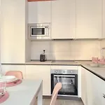 Pink Suite In Financial District 4 Pax