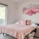 Pink Suite In Financial District 4 Pax