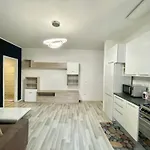 Lugano S&S Home, Moderna E Tranquilla, Vicino Al Centro Di Milano, Con Parcheggio Gratuito Esterno