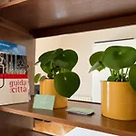 Easy Isola, For An Easy Stay