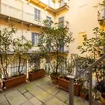 Tiny & Tidy Studio In The Key Area Of Milan