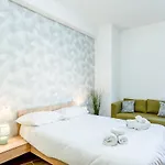 Comfort & Design Minutes Away From The Centre