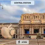 Stile Ed Eleganza Fra Stazione Centrale E Posta Venezia