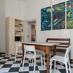 Spacious And Bright Three-Room Apartment Just Few Steps From The Duomo