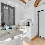 Navigli Modern Apartment In Design District