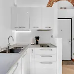 Navigli Modern Apartment In Design District