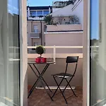 Bright Apartment With Balcony In Corso Xxii Marzo