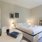 Central Station Spacious 2Br Flat
