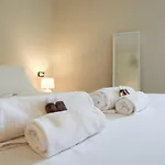 Central Station Spacious 2Br Flat