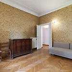 Charming Liberty-Style Villa With Garden And Parking Near City Life