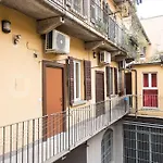 Porta Garibaldi White Flat