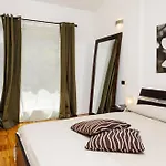 Isola Apartments