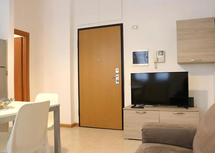 Super Milano Rogoredo Vacation Apartment - 4 People