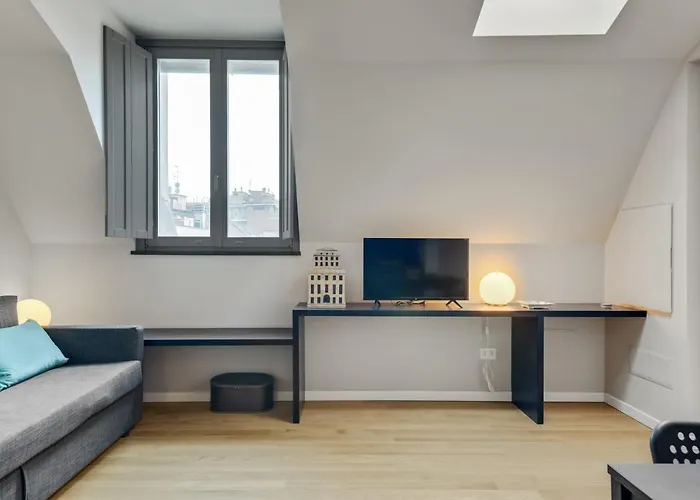 Beautiful Apartment In Chinatown And Sempione