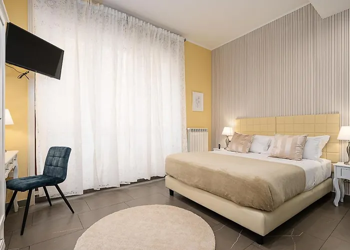 Large Design Apartment In The City Center