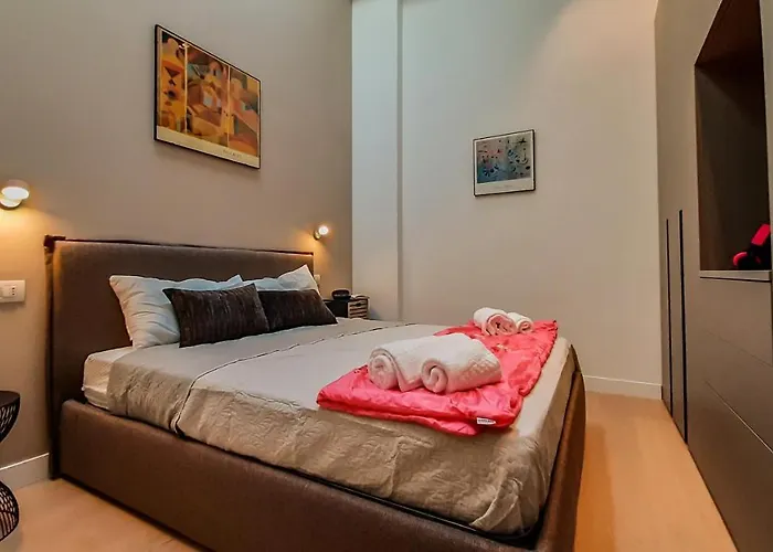 Joivy Sophisticated 2 Bedroom Loft For 4