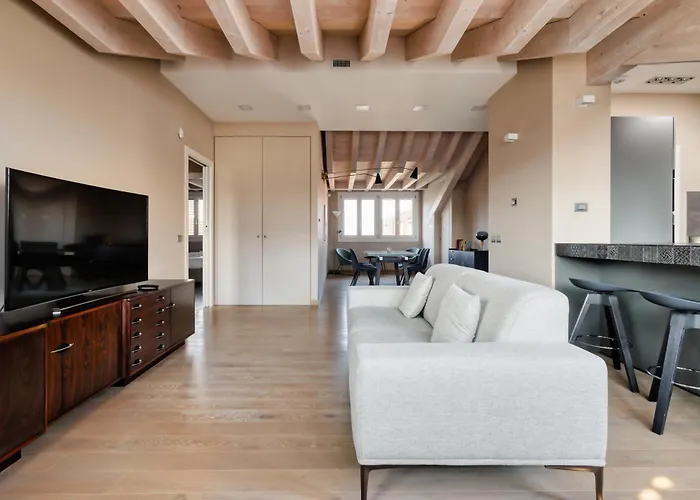 Joivy Elegant Apartment With Parking And Balcony