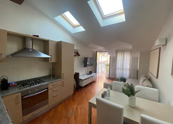 Perla Di Nolo - Central Milan - Luxury Sleeps 4 Apartment