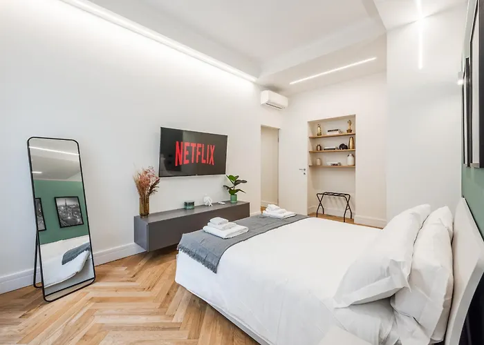 Central Modern 3-Room Flat - Near Metro & Park