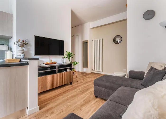 4 Pax Wi-Fi Milano Lorenteggio