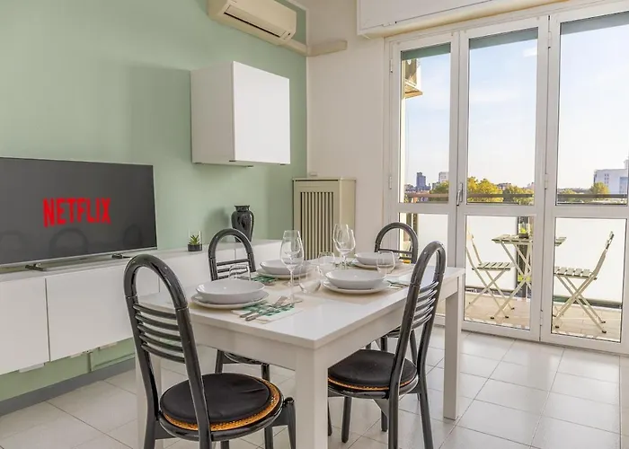 Easy Parking - 5 Min To Metro - Balcony - Quiet