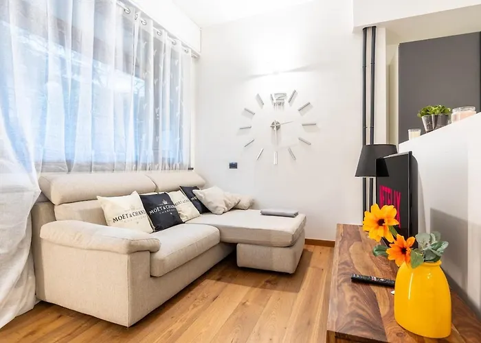 Design Apartment I Steps From Fair & Metro
