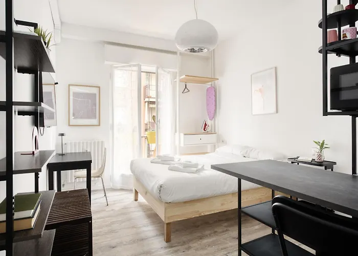 Joivy Elegant Double Studios Near Subway Station