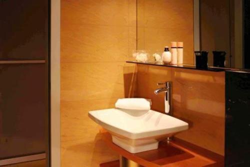 The Place Black Orchid Apartment