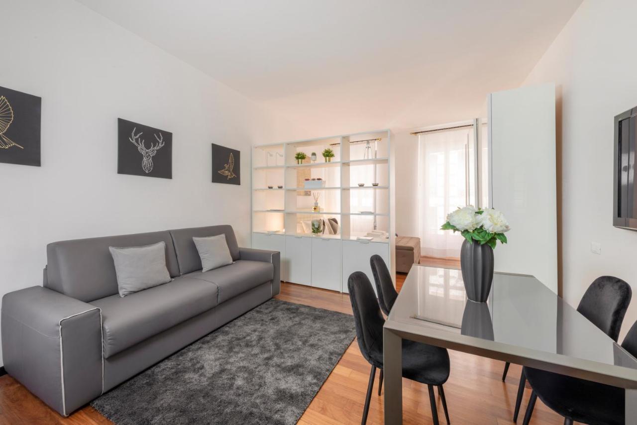 Royal - Centro Apartment Milan