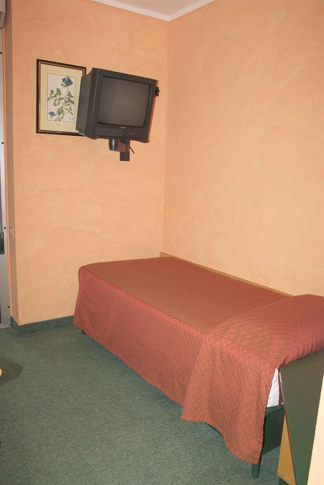 Ginosi Arizona 3* Milão