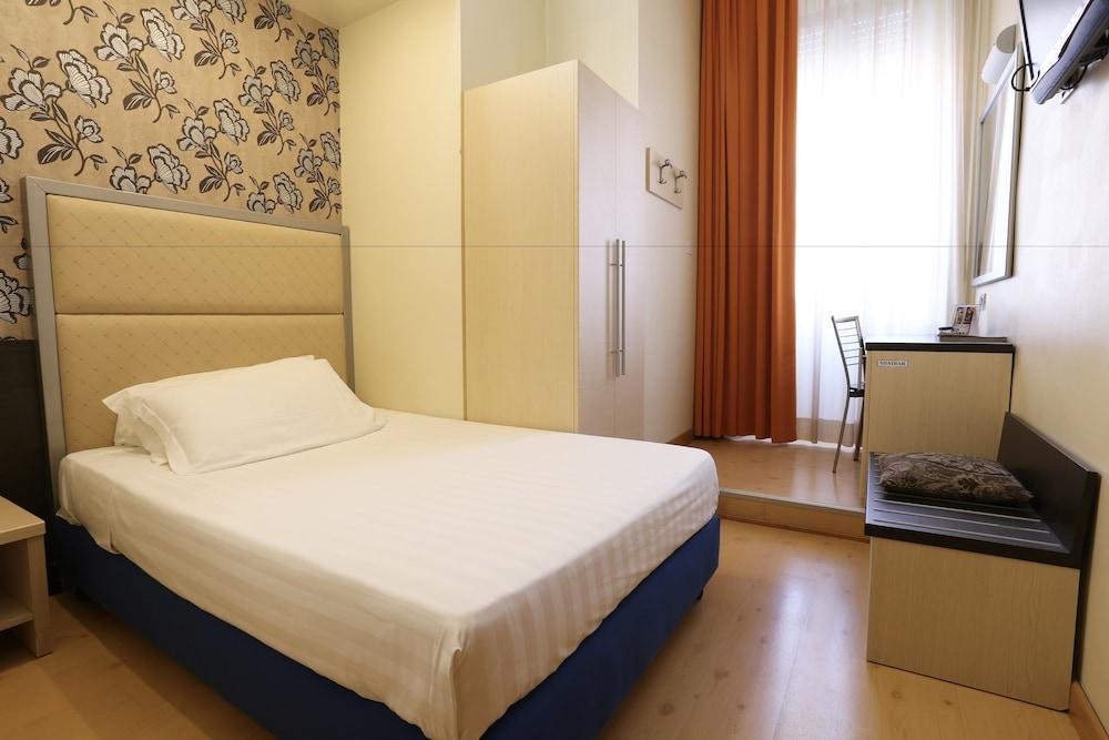 Hotel Piacenza 3*