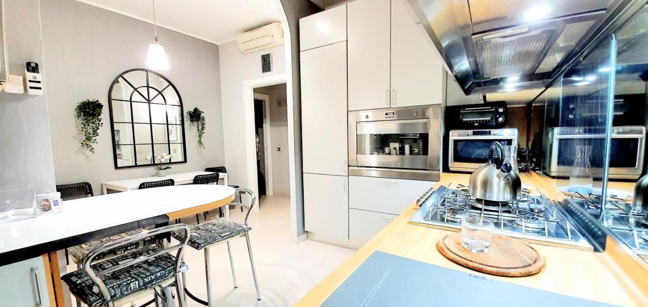 Charming Station Apartment *