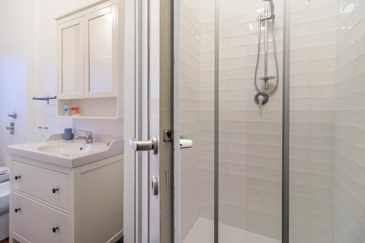 Joivy Sleek Flat With Balcony Near Mudec Museum And Navigli Area Apartment Milan