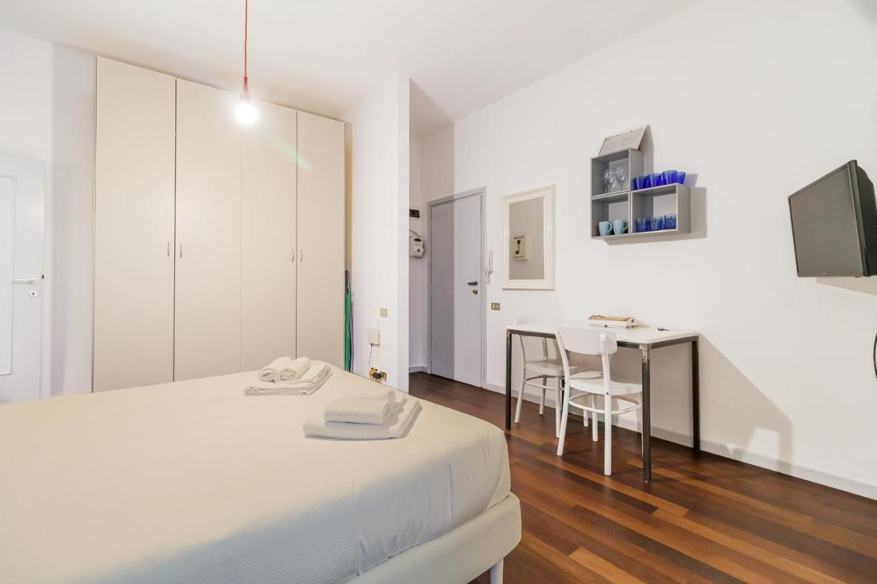 Apartment Joivy Sleek Flat With Balcony Near Mudec Museum And Navigli Area Milan