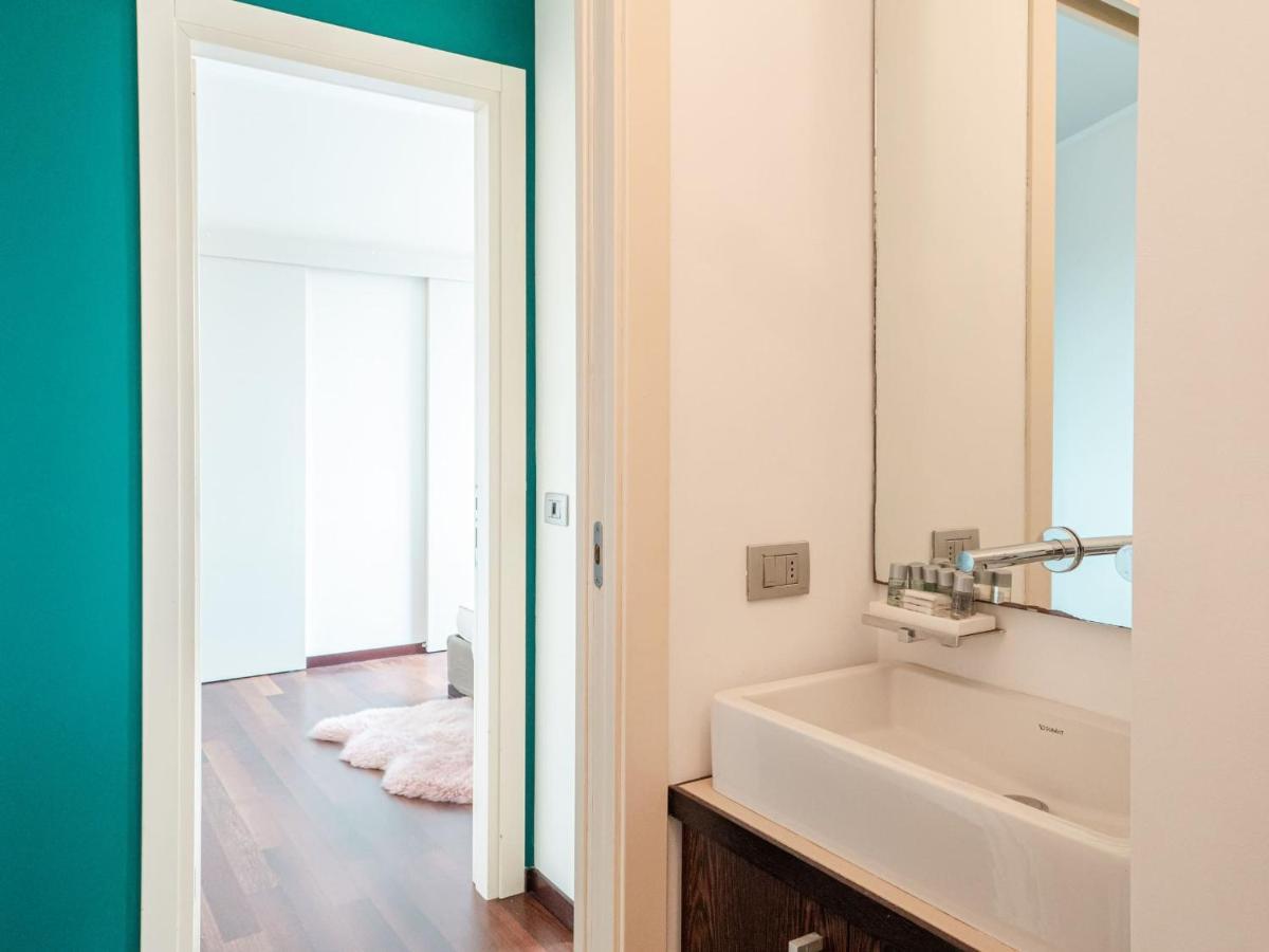 The Rent - Bright Two Near Cattolica * Milan