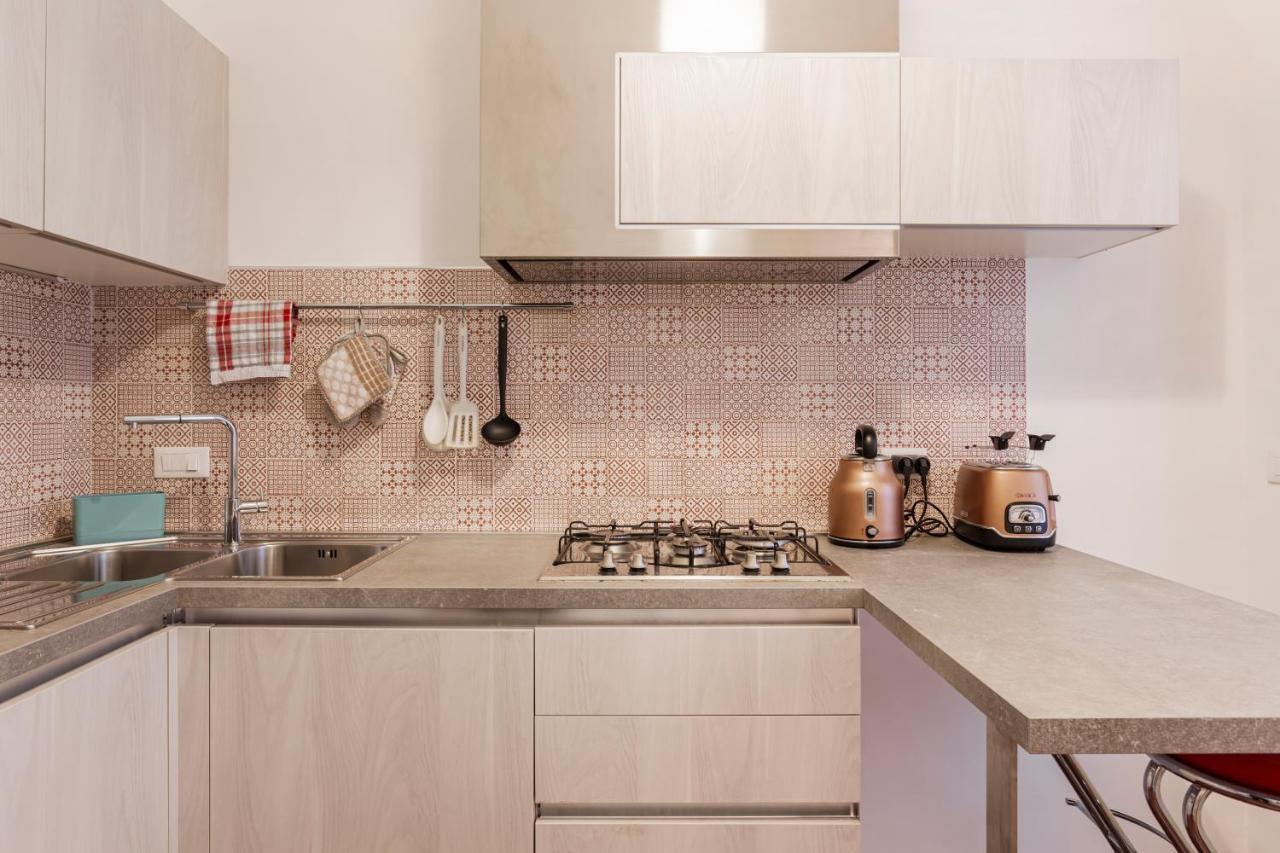 Restayled Chic Apartement- Via Ozieri Apartamento
