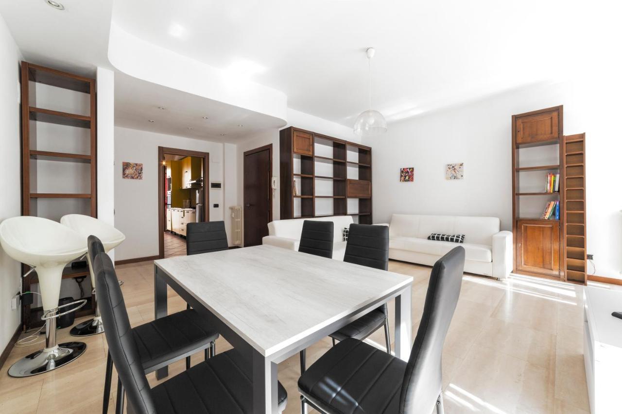 Cenisio M5 Lovely - With Balcony! * Milan