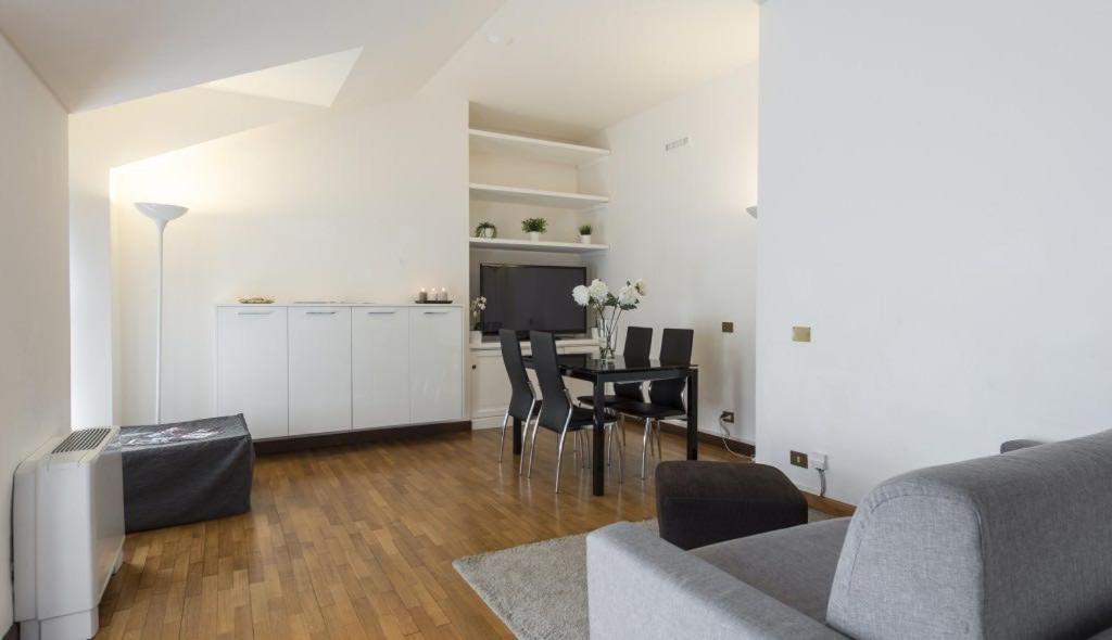 Apartment Royal - Centro Cadorna Milan