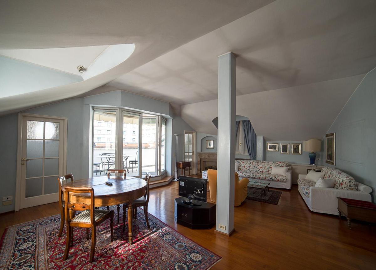 Apartment Duomo 7 *