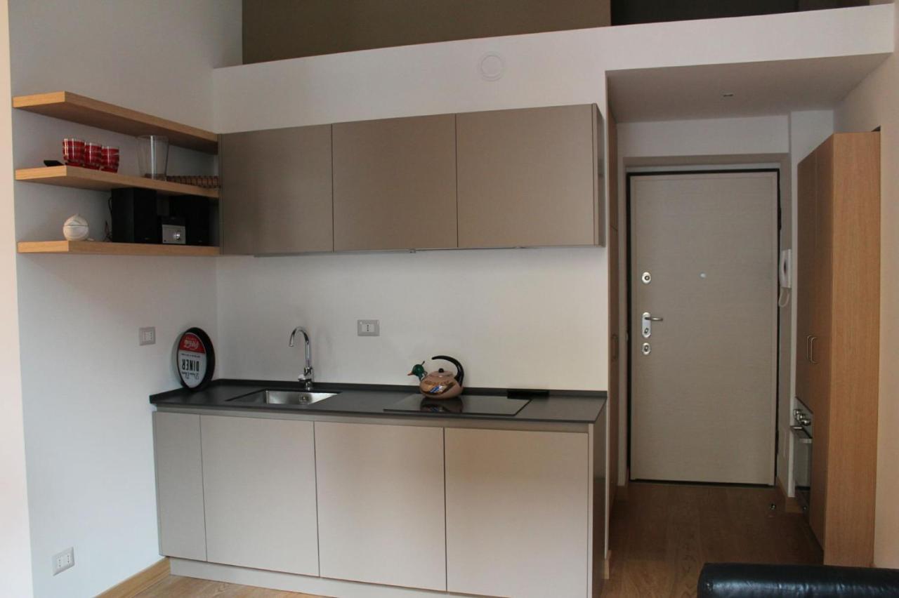 Goldoni77 - 3mins From Dateo Station Apartment Milan