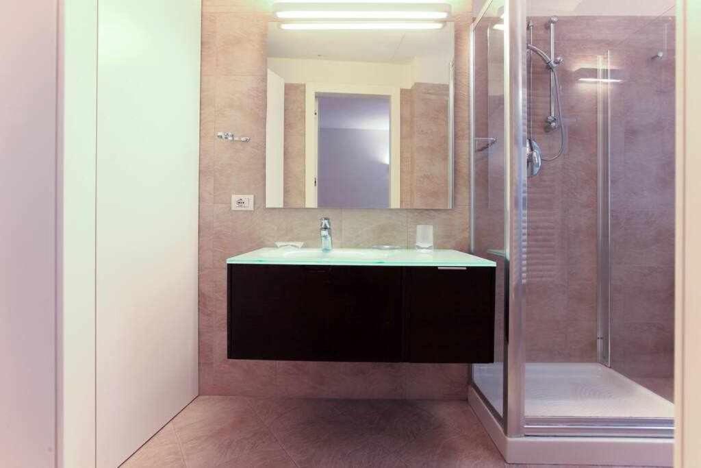 Brera Area Lovely Close To Piazza Duomo Apartment *