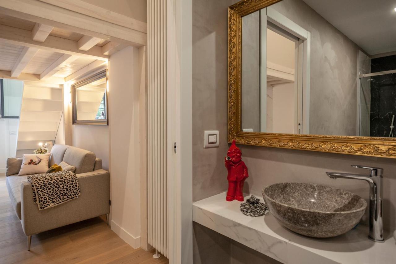 Minimal Loft In Centro A Milan