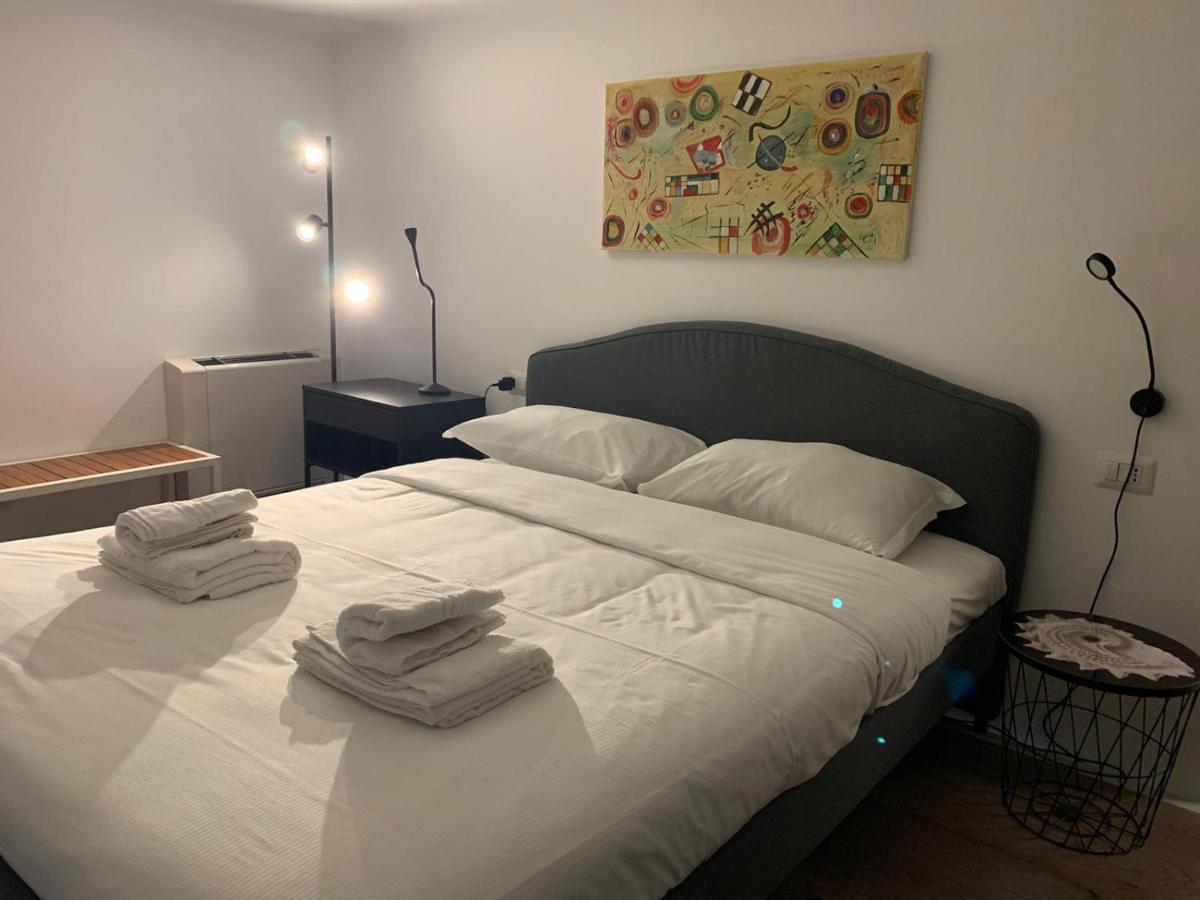 La Pampa New & Fully Refurbished Apt Apartamento Milão