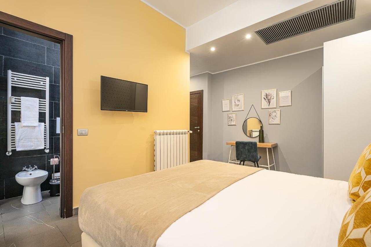 Large Design In The City Center Apartment Milan